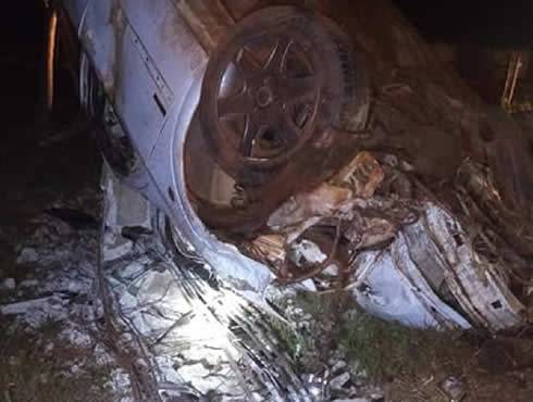 Veículo colide em poste da rede de energia e motorista fica ferido, em Mato Quimado - foto 2