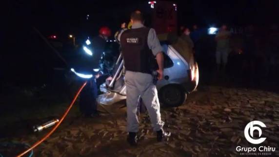 Colisão entre automóvel e caminhão ocorreu na ERS-472