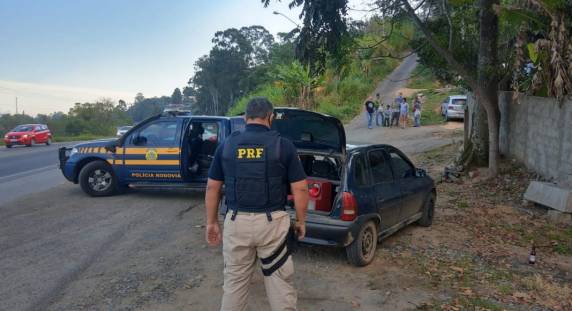 Motorista é preso por dirigir sob efeito de cocaína, em Rio do Sul - foto 3