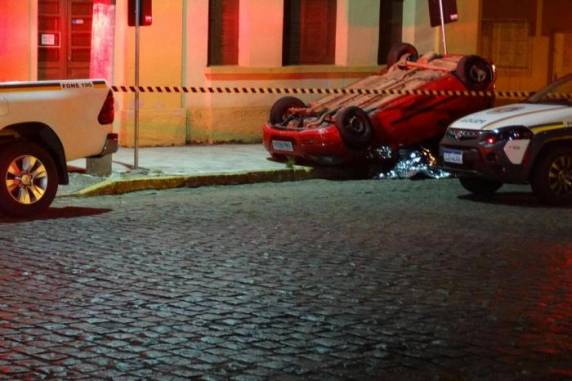 Nicolly Maciel da Cruz, 14 anos, foi arremessada para fora do veículo