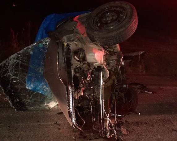 Dois carros bateram de frente na SC-108, no município de Meleiro, na noite de sexta-feira