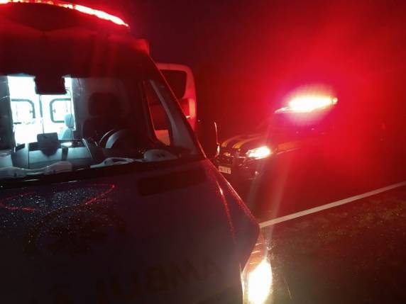 Acidente entre carro e carreta deixa dois mortos na BR 285 em Passo Fundo - foto 3