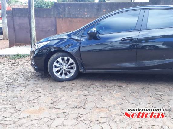 Acidente envolve automóvel e moto na Rua Horizontina em Três de Maio - foto 4