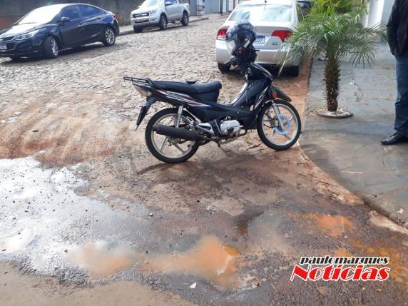 Acidente envolve automóvel e moto na Rua Horizontina em Três de Maio - foto 3