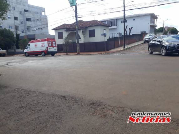Acidente envolve automóvel e moto na Rua Horizontina em Três de Maio - foto 2