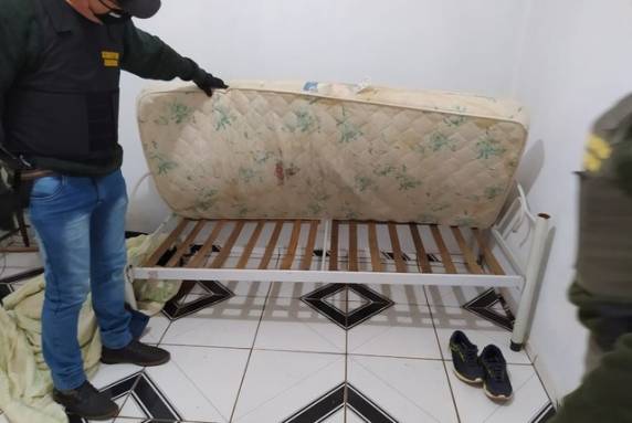 Caso ocorreu na madrugada desta sexta-feira (29). Laudo aponta para violência sexual. Polícia investiga se houve a participação de outros homens