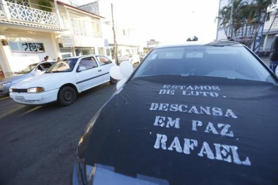 Caso Rafael: comunidade de Planalto organiza espaço para homenagens e missa - foto 5