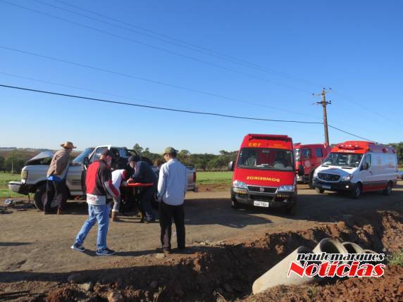 Homem fica ferido ao bater caminhonete contra um rolo compactador em Novo Machado - foto 5