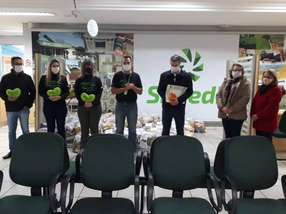 Sicredi distribui mil cestas básicas e lança campanha em prol da economia local - foto 2