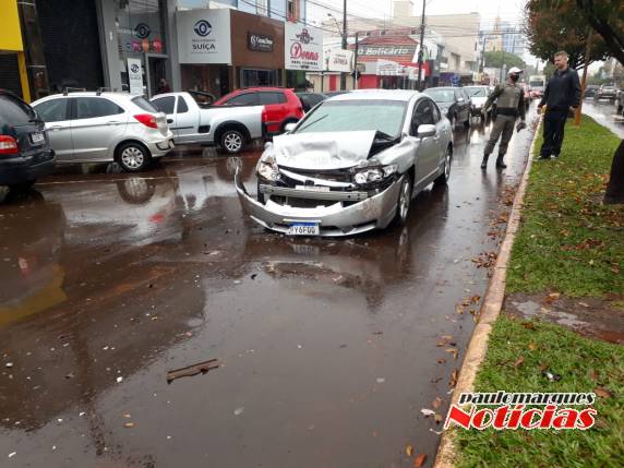 Engavetamento envolve cinco veículos no Centro de Três de Maio - foto 2