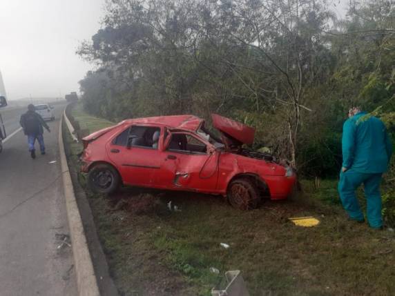Devido ao acidente, uma faixa da rodovia chegou a ser bloqueada no sentido Interior-Capital