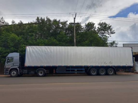 PRF recupera carreta roubada em Barra Velha, na BR 101, com quase 1 milhão de produtos - foto 2
