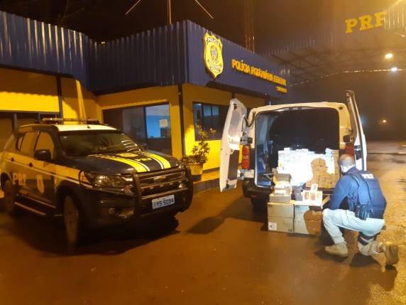 O valor total do dinheiro e da mercadoria apreendidos ultrapassa meio milhão de reais