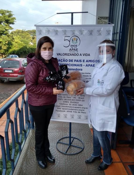 Alunos da Apae de Três de Maio recebem doações - foto 2