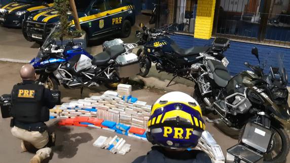 A operação contou com a participação do helicóptero da PRF, serviço de inteligência e equipes táticas operacionais