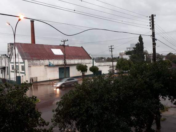 Há alerta do Inmet para o risco de tempestade para toda a região Sul do país