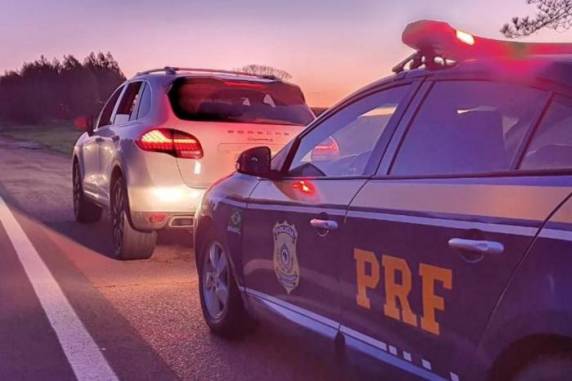 Veículo havia sido furtado em Bento Gonçalves e o homem seguia para o Uruguai
