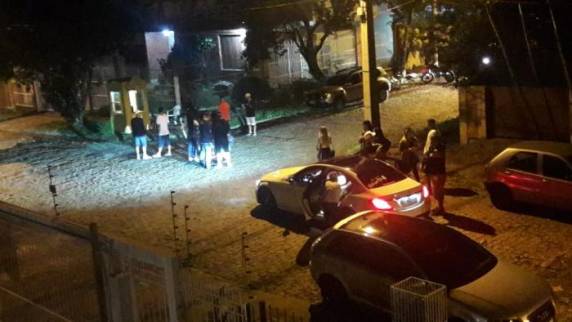 Nos últimos dias, vizinhos registraram 12 boletins de ocorrência, fizeram abaixo assinado e ingressaram com ação judicial por perturbação do sossego