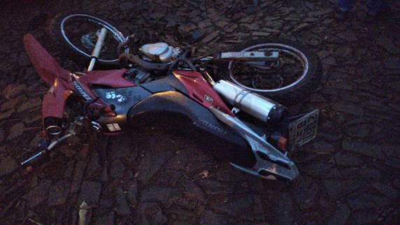 Motociclista ficou ferido em acidente de trânsito na Rua Pacaembú, em Crissiumal - foto 3