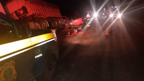 Colisão entre caminhão e carro deixa três mortos em Cruz Alta - foto 3