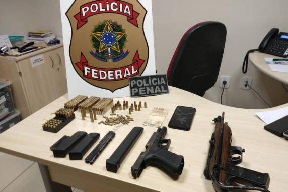Duas ações da PF em 15 dias voltam a mostrar como contrabando fornece armas e drogas a bocas de fumo e, inclusive, para criminosos dentro de presídios