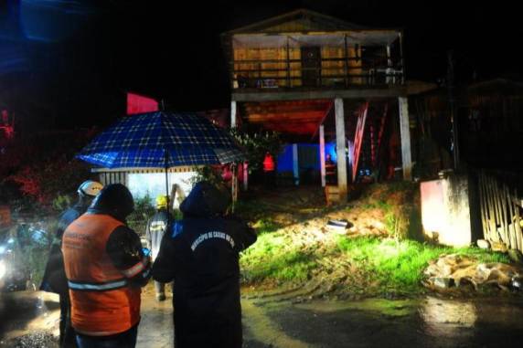 Vítima estava dentro de uma casa quando houve o incidente