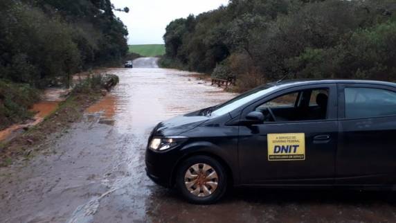 Segundo a Somar Meteorologia, volume de chuva na cidade foi maior do que o previsto para todo o mês. Lagoa Vermelha também teve transtornos devido à inundação