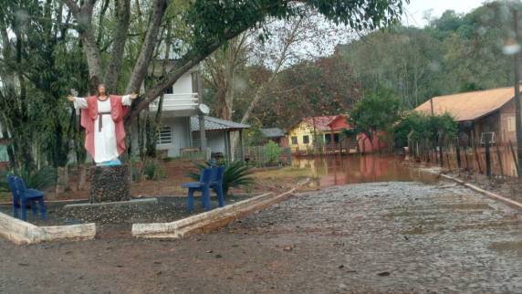 Chuva eleva níveis dos rios e deixa moradores da região em alerta - foto 3