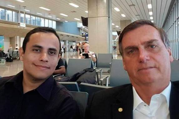 Nesta quarta-feira, plataforma baniu 73 contas falsas ligadas ao PSL e ao presidente