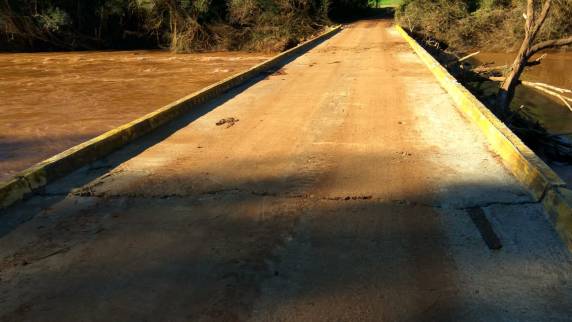 Depois da enxurrada rachadura aumenta em ponte na divisa entre Três de Maio e Nova Candelária - foto 4