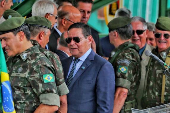 Vice-presidente da República, Hamilton Mourão, afirmou à Rádio Gaúcha que vê como "justa" proposta de Paulo Guedes caso tenha um fim específico como permitir "desoneração da folha"
