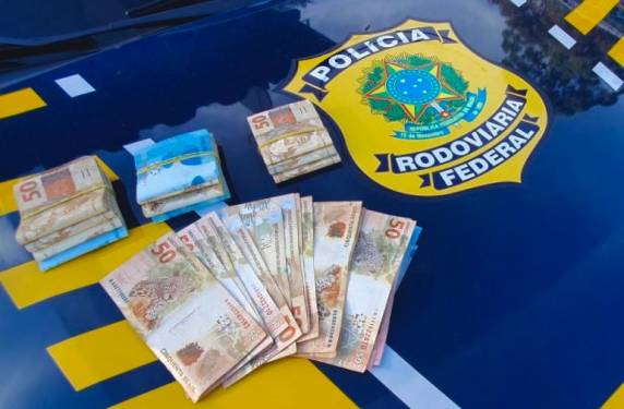 O trio aplicou o golpe em uma senhora de 55 anos, na cidade de Santa Rosa