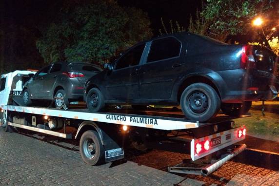 Prisão, que ocorreu nesta segunda-feira foi por receptação de veículo roubado e porte ilegal de arma de fogo