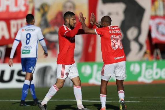 Time colorado fez 2 a 0 e ficou na primeira posição do Grupo A