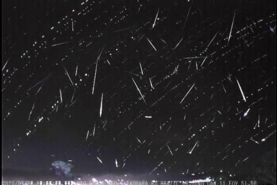Madrugada desta sexta-feira tem registro de mais de 600 meteoros no RS - foto 2