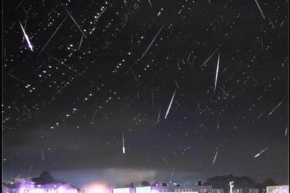 Madrugada desta sexta-feira tem registro de mais de 600 meteoros no RS - foto 3