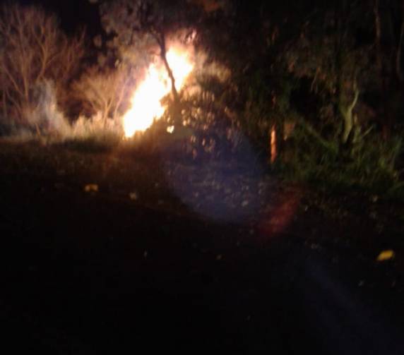 Veículo da vítima incendiou depois de sair da pista