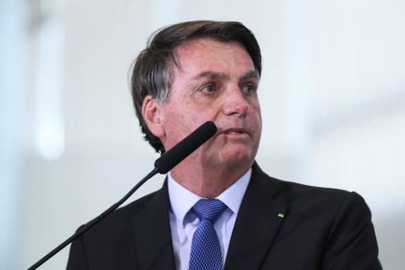 Presidente afirmou também que "a economia tem que funcionar", mas que "alguns governadores teimam ainda em manter tudo fechado"
