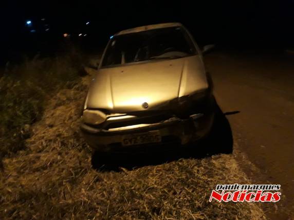 Colisão envolve dois veículos no trevo da RS 342 em Três de Maio - foto 2