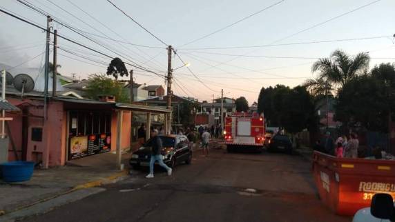 Mulher morre em incêndio em residência no bairro Petrópolis em Passo Fundo - foto 2