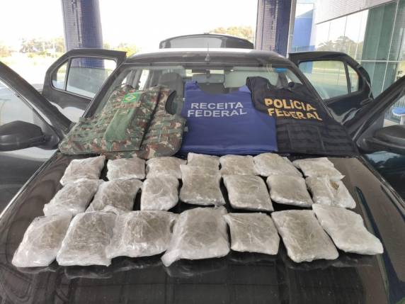 Droga é conhecida como supermaconha, por ter alto valor de revenda. Foram apreendidos 4,4 quilos de skunk