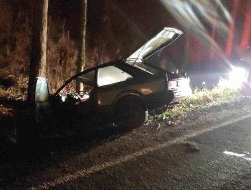 Acidente deixou carro destruído na ERS 207, em Humaitá - foto 2
