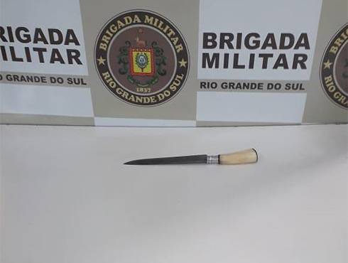 Agressor atingiu a vítima com um golpe de faca no tórax