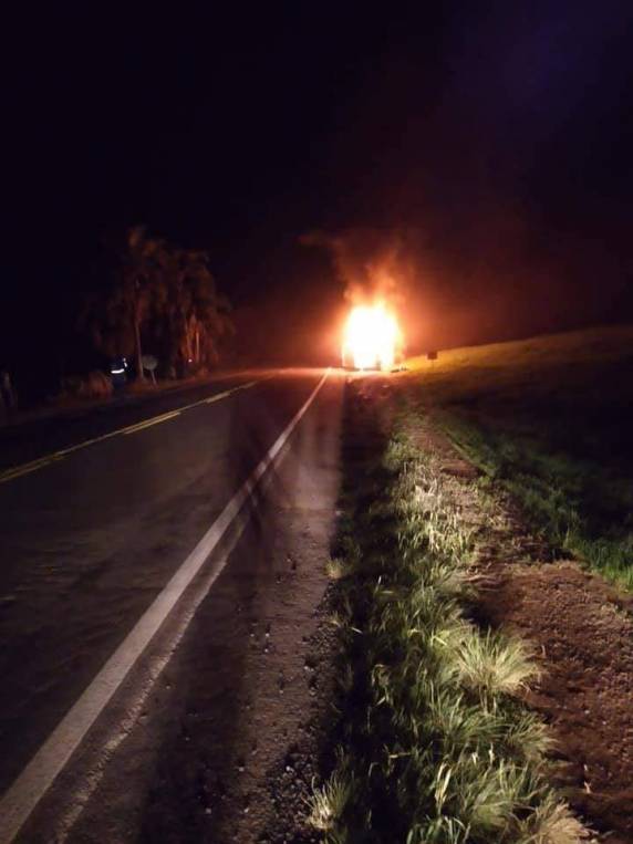 Ambulância de Cruz Alta pega fogo na RS 342 - foto 3