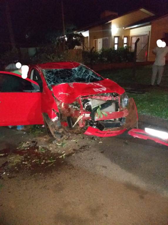 Duas pessoas ficam feridas em acidente em Ijuí na noite desta terça-feira - foto 2