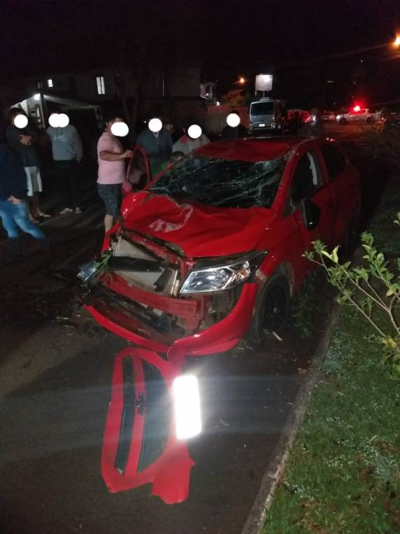 Duas pessoas ficam feridas em acidente em Ijuí na noite desta terça-feira - foto 3