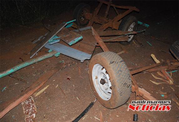 Veículo táxi fica destruído e uma criança fica ferida em acidente na BR 472 em Três de Maio - foto 7