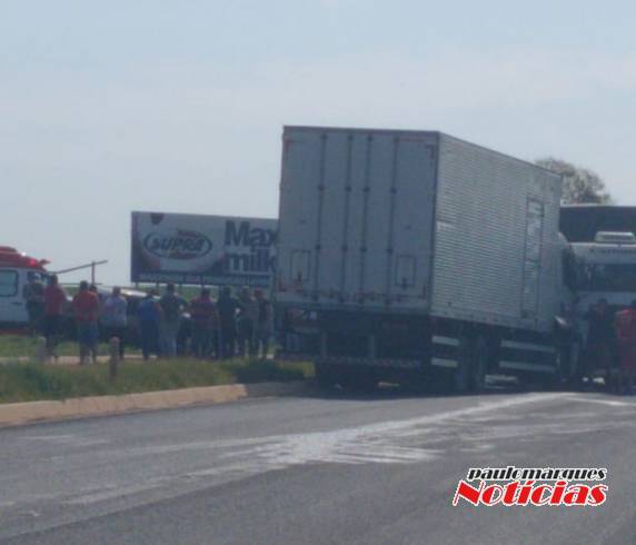 Colisão envolve dois caminhões e um automóvel e deixa feridos na BR 468, em Esquina Boa Vista - foto 3