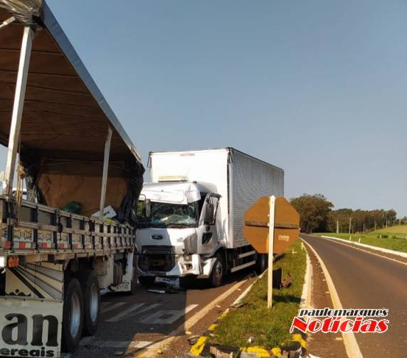 Colisão envolve dois caminhões e um automóvel e deixa feridos na BR 468, em Esquina Boa Vista - foto 6