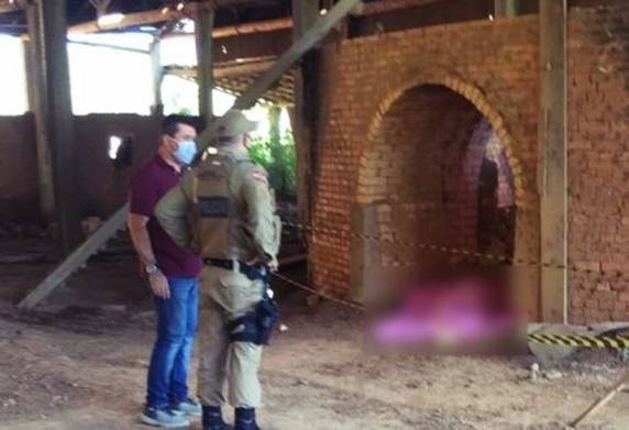 Mulher foi localizada nesta sexta-feira em Canelinha, na Grande Florianópolis. Recém-nascida foi levada com ferimentos para o hospital, segundo delegado